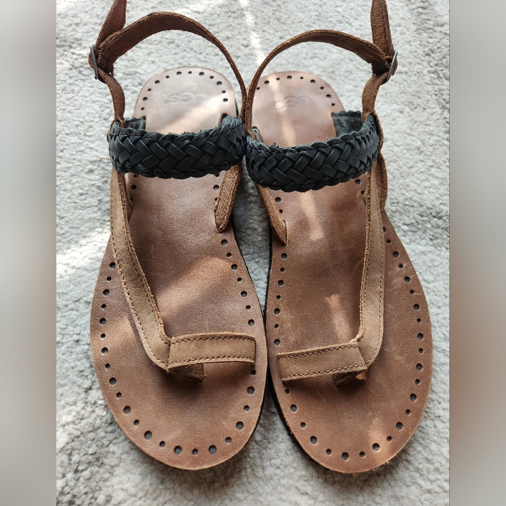 UGG Black Raee Leather Sandals Size 7 - Picture 2 of 6